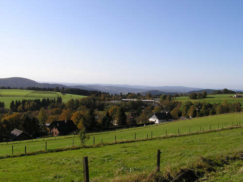 Oberhalb der Ortschaft Lützel.